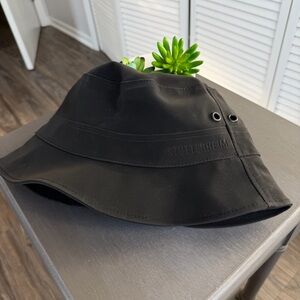 Stutterheim Bucket Hat size small